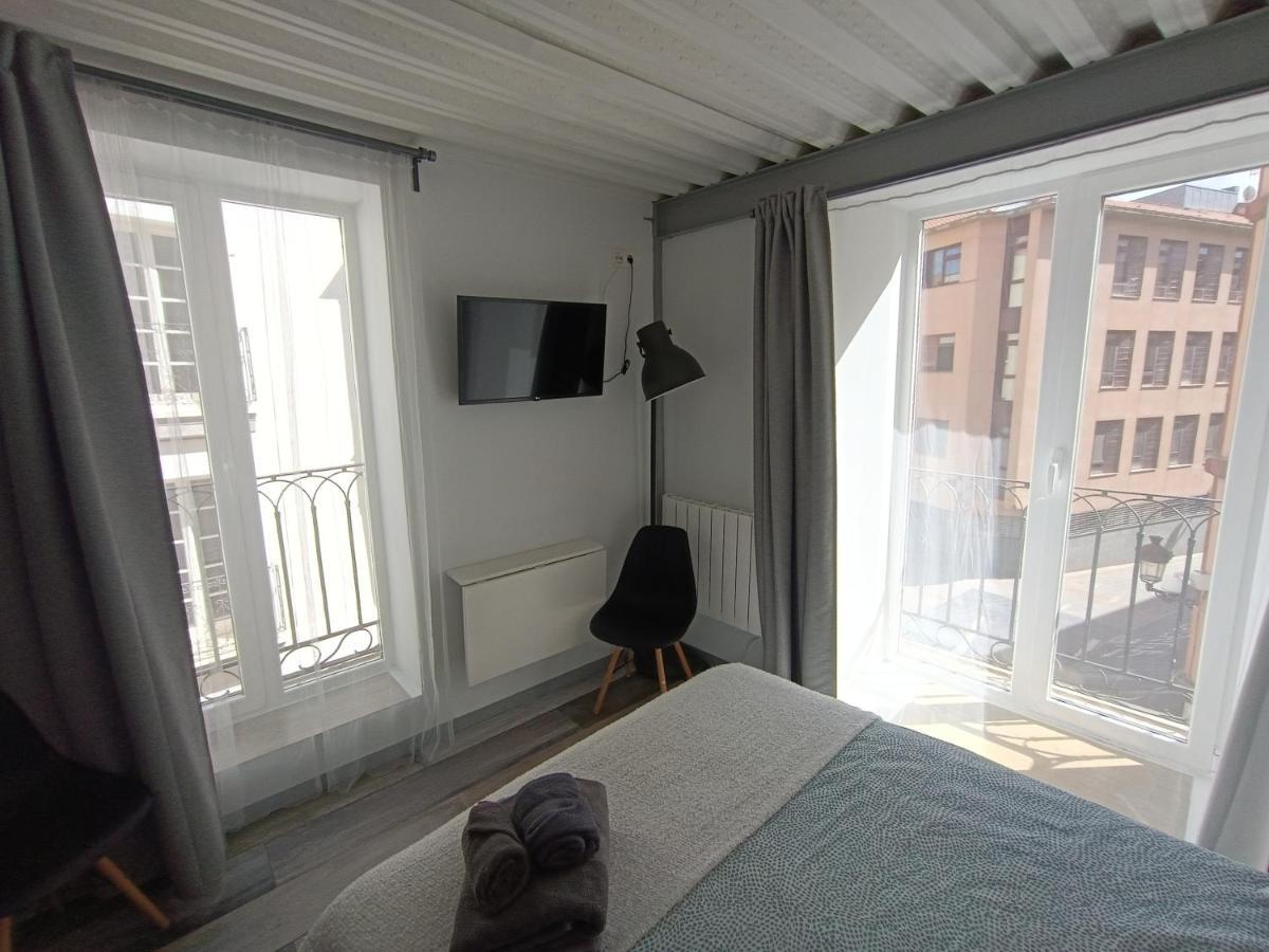 Estudio Con Encanto En Casco Antiguo De Burgos P2 エクステリア 写真